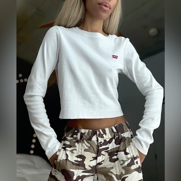Levi's Tops - Levi’s Basic White Crew Neck